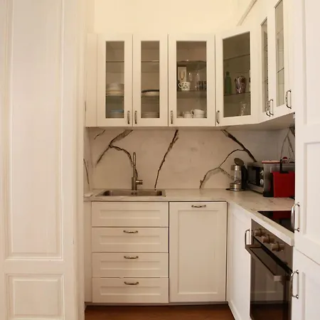 Heart In The Old Town Apartment